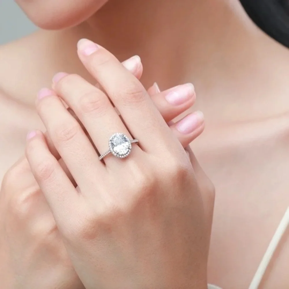 925 Sterling Silver Round Sparkling Cubic Zirconia Ring
